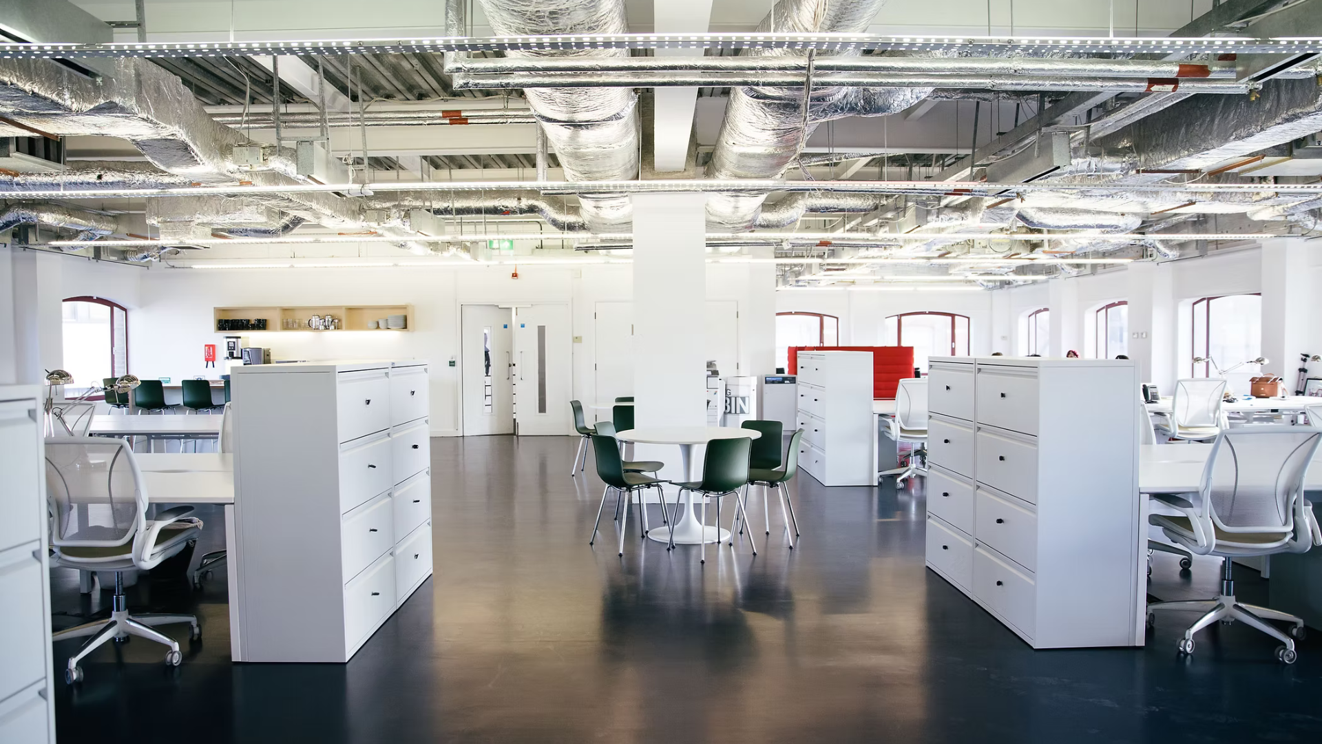 interior office view of the neighborhood office near london bridge